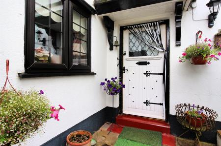 2 bedroom Semi-detached house for sale in Hinckley Road, Leicester Forest East, LE3