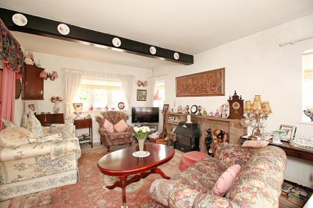 2 bedroom Semi-detached house for sale in Hinckley Road, Leicester Forest East, LE3