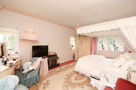 2 bedroom Semi-detached house for sale in Hinckley Road, Leicester Forest East, LE3