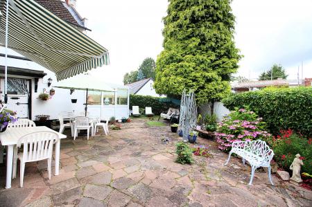 2 bedroom Semi-detached house for sale in Hinckley Road, Leicester Forest East, LE3