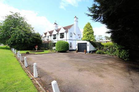 2 bedroom Semi-detached house for sale in Hinckley Road, Leicester Forest East, LE3