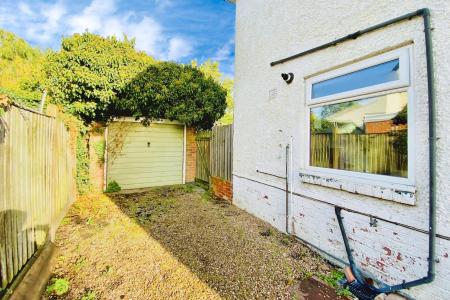 3 bedroom Semi-detached house for sale in Hinckley Road, Leicester Forest East, LE3