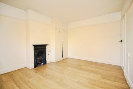 3 bedroom Semi-detached house for sale in Hinckley Road, Leicester Forest East, LE3