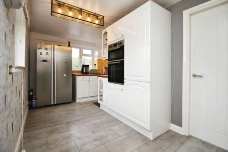 2 bedroom Semi-detached bungalow for sale in Hinckley Road, Leicester Forest East, LE3