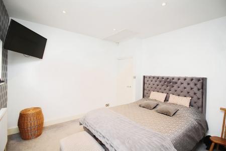 2 bedroom Semi-detached bungalow for sale in Hinckley Road, Leicester Forest East, LE3