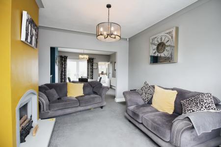 2 bedroom Semi-detached bungalow for sale in Hinckley Road, Leicester Forest East, LE3