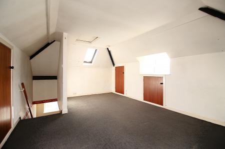 3 bedroom Detached house for sale in Hinckley Road, Leicester Forest East, LE3