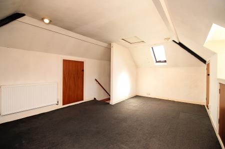 3 bedroom Detached house for sale in Hinckley Road, Leicester Forest East, LE3