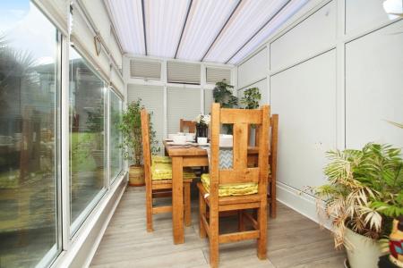 3 bedroom Town house for sale in Extended Home - Hockley Farm Road, Braunstone, LE3