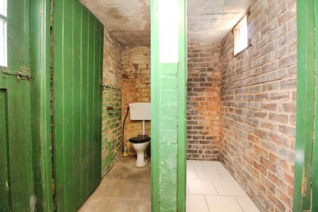 3 bedroom Semi-detached house for sale in Holmfield Avenue West, Leicester Forest East, LE3