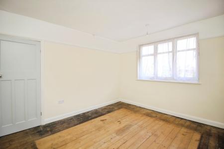 3 bedroom Semi-detached house for sale in Holmfield Avenue West, Leicester Forest East, LE3