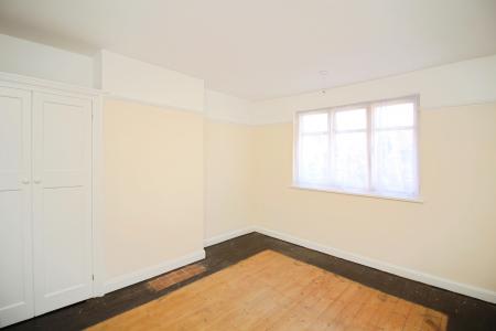 3 bedroom Semi-detached house for sale in Holmfield Avenue West, Leicester Forest East, LE3