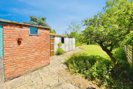 3 bedroom Semi-detached house for sale in Holmfield Avenue West, Leicester Forest East, LE3