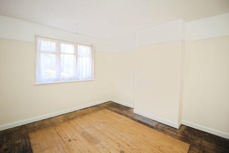 3 bedroom Semi-detached house for sale in Holmfield Avenue West, Leicester Forest East, LE3