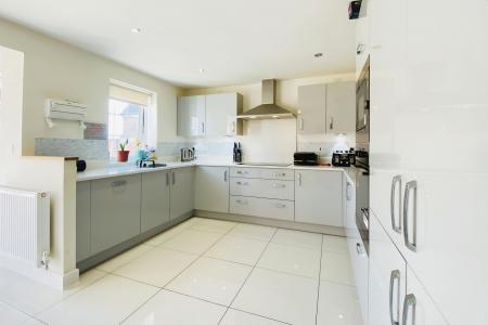 4 bedroom Detached house for sale in Isla Drive, Lubbesthorpe, LE19