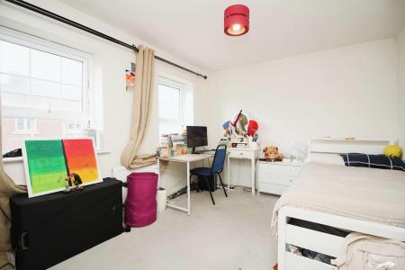 4 bedroom Detached house for sale in Isla Drive, Lubbesthorpe, LE19