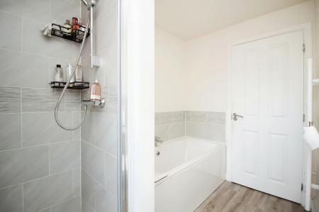 4 bedroom Detached house for sale in Isla Drive, Lubbesthorpe, LE19