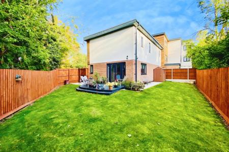 2 bedroom Detached house for sale in Coach House, Kingfisher Apartments, Kirby Muxloe