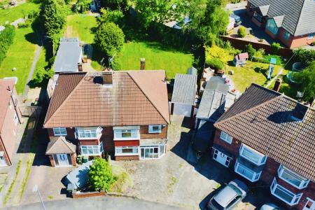 3 bedroom Semi-detached house for sale in Kings Drive, Leicester Forest East, LE3