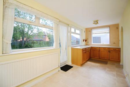 3 bedroom Semi-detached house for sale in Kings Drive, Leicester Forest East, LE3