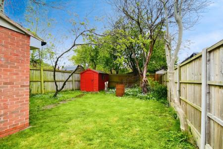 3 bedroom Semi-detached house for sale in Kings Walk, Leicester Forest East, LE3