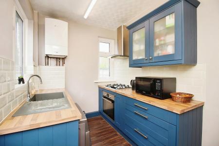 3 bedroom Semi-detached house for sale in Kings Walk, Leicester Forest East, LE3