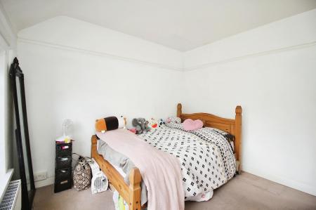 3 bedroom Semi-detached house for sale in Kings Walk, Leicester Forest East, LE3