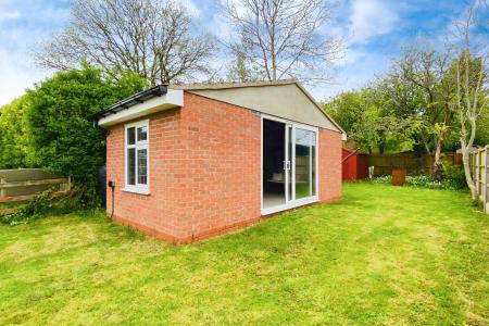 3 bedroom Semi-detached house for sale in Kings Walk, Leicester Forest East, LE3