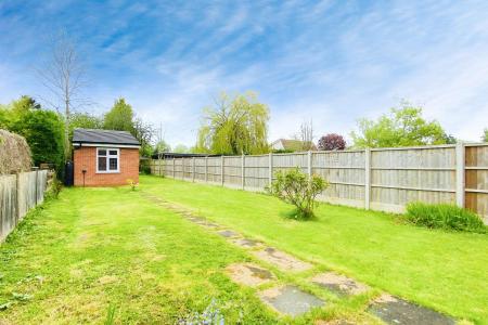 3 bedroom Semi-detached house for sale in Kings Walk, Leicester Forest East, LE3