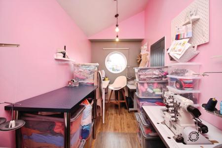 4 bedroom Detached house for sale in Kingsway, Braunstone Town, LE3