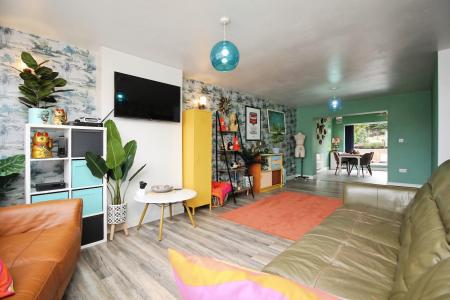 4 bedroom Detached house for sale in Kingsway, Braunstone Town, LE3