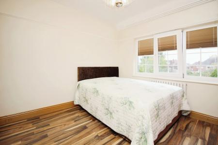 4 bedroom Semi-detached house for sale in Kingswood Avenue, Western Park, Leicester, LE3