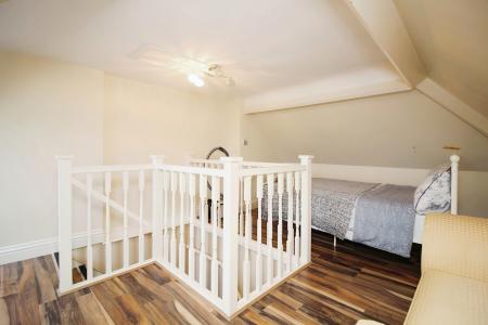 4 bedroom Semi-detached house for sale in Kingswood Avenue, Western Park, Leicester, LE3