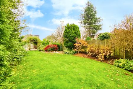 4 bedroom Semi-detached house for sale in Kingswood Avenue, Western Park, Leicester, LE3