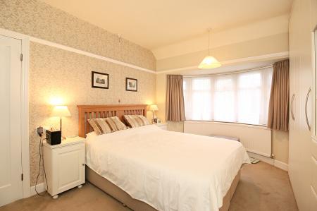 4 bedroom Semi-detached house for sale in Kingswood Avenue, Western Park, LE3