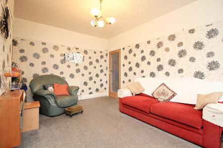 3 bedroom Semi-detached house for sale in Kingswood Avenue, Western Park, LE3