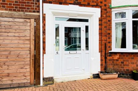 3 bedroom Semi-detached house for sale in Kingswood Avenue, Western Park, LE3