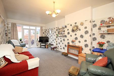 3 bedroom Semi-detached house for sale in Kingswood Avenue, Western Park, LE3