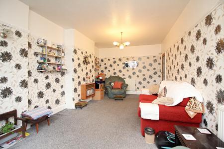 3 bedroom Semi-detached house for sale in Kingswood Avenue, Western Park, LE3