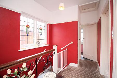 3 bedroom Semi-detached house for sale in Kingswood Avenue, Western Park, LE3