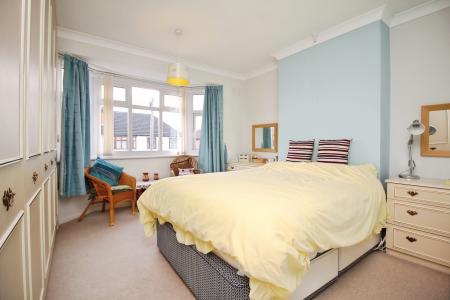 4 bedroom Semi-detached house for sale in Kirloe Avenue, Leicester Forest East, LE3