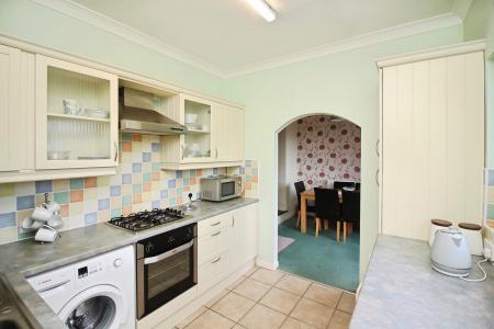 4 bedroom Semi-detached house for sale in Kirloe Avenue, Leicester Forest East, LE3