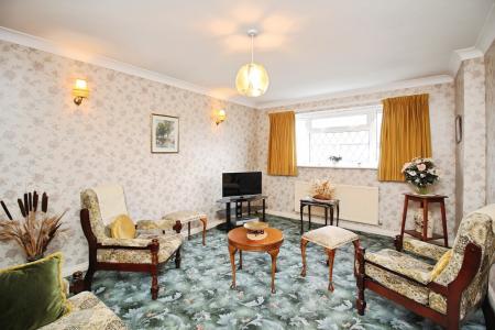 4 bedroom Detached house for sale in Ladysmith Road, Kirby Muxloe, LE9