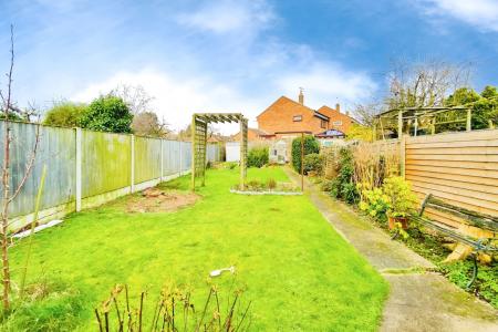3 bedroom Semi-detached house for sale in Lea Close, Thurmaston, LE4