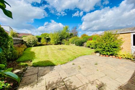 2 bedroom Detached bungalow for sale in Lowland Avenue, Leicester Forest East, LE3