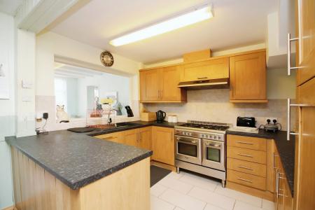 3 bedroom Detached house for sale in Lubbesthorpe Road, Braunstone Town, LE3