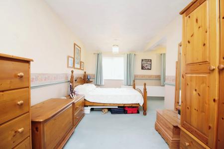 3 bedroom Detached house for sale in Lubbesthorpe Road, Braunstone Town, LE3