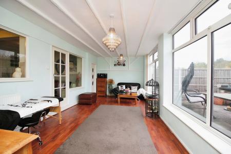 3 bedroom Detached house for sale in Lubbesthorpe Road, Braunstone Town, LE3