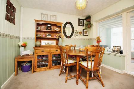 3 bedroom Detached house for sale in Lubbesthorpe Road, Braunstone Town, LE3