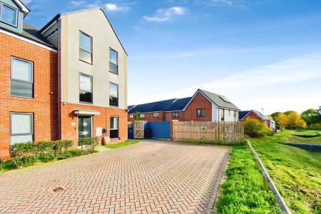 Maris Lane, Leicester, LE2